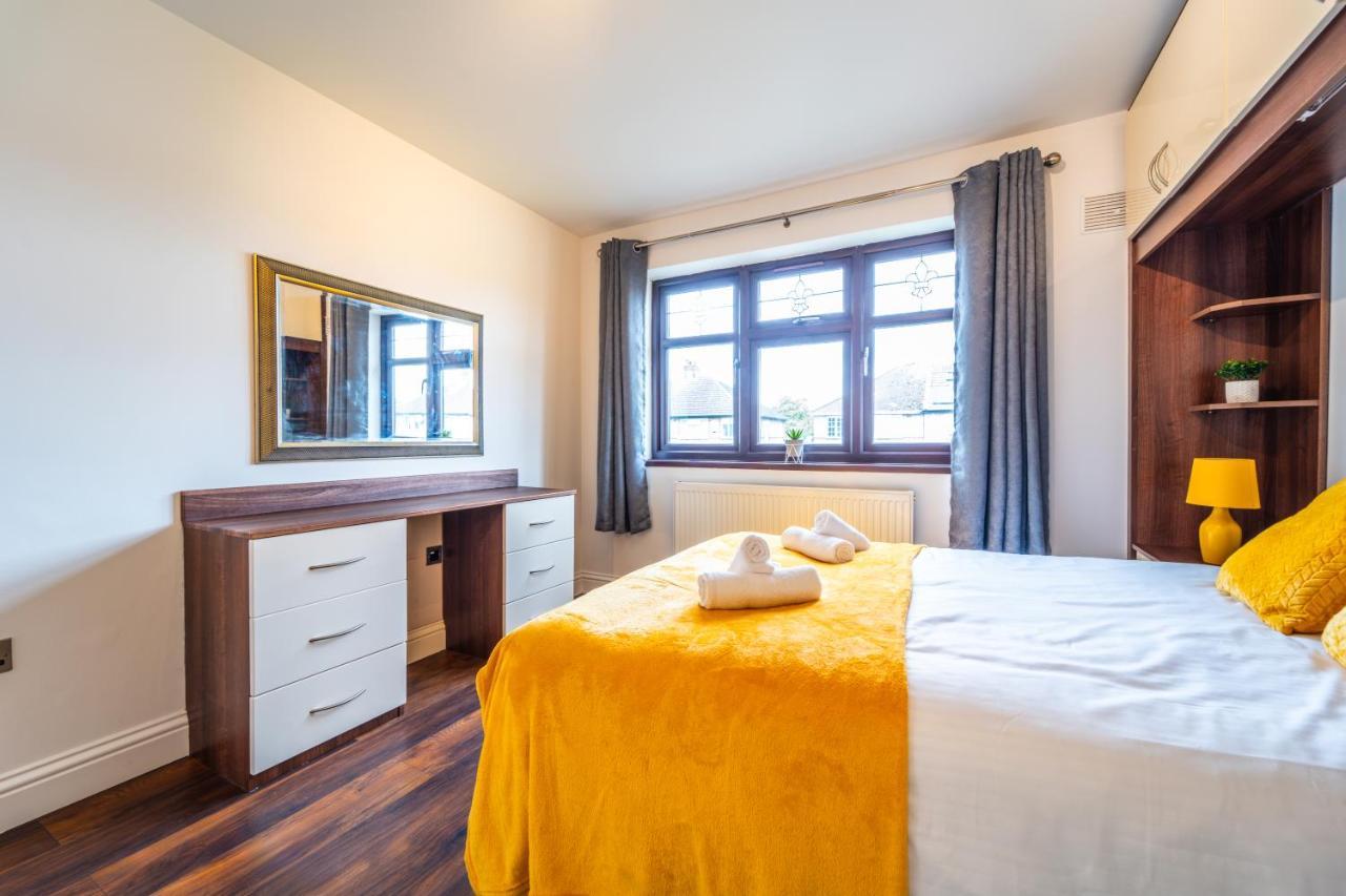 Modern Spacious 4 Bed Hayes Home With Free Parking Экстерьер фото
